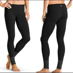 Ahleta Plie black and gray leggings